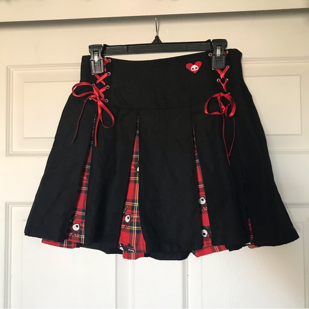 Hot topic mini skirt
